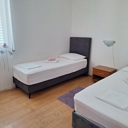 Apartments Vodopija 300M To The Beach スベティ・フィリップ・イ・ヤコブ エクステリア 写真