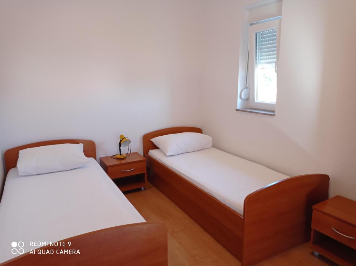 Apartments Vodopija 300M To The Beach スベティ・フィリップ・イ・ヤコブ エクステリア 写真