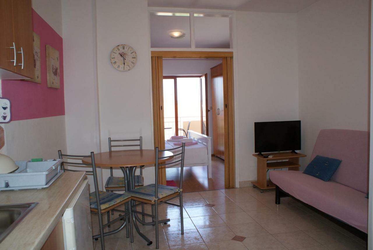 Apartments Vodopija 300M To The Beach スベティ・フィリップ・イ・ヤコブ エクステリア 写真